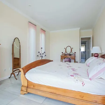 Sleeps 6 Air Con Wifi Villa *