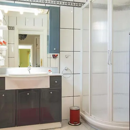 Sleeps 6 Air Con Wifi Villa *