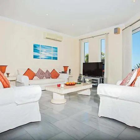 Villa Sleeps 6 Air Con Wifi Puerto Calero
